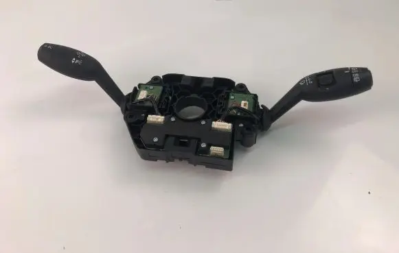BMW 2 F46 Indicator stalk 9368597