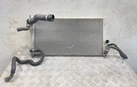 BMW 5 F10 F11 Coolant radiator 7589004