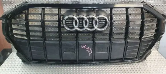Audi Q3 F3 Front grill 83A853651B 83A853651C