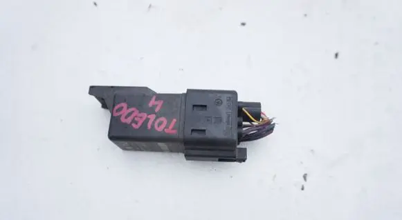 Seat Toledo IV (NH) Glow plug pre-heat relay 04L907281