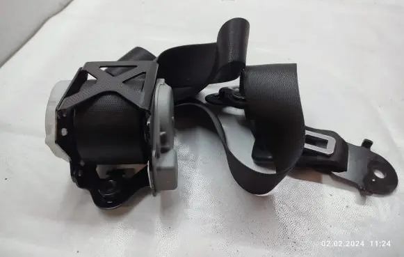 BMW X5 E70 Front seatbelt 716104109