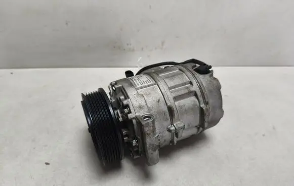 Volkswagen Touareg II Air conditioning (A/C) compressor (pump) 72440547