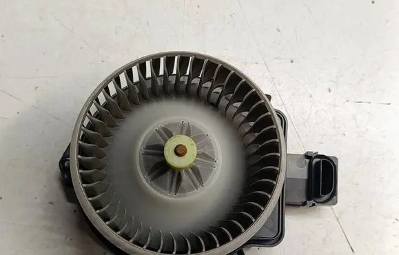 Suzuki SX4 S-Cross Heater fan/blower A52F14W4F01784