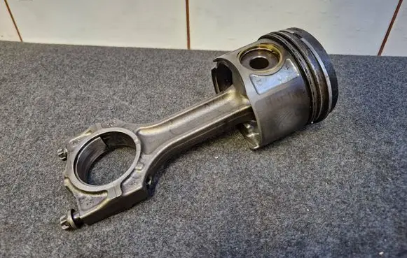 BMW 3 E46 Piston with connecting rod 