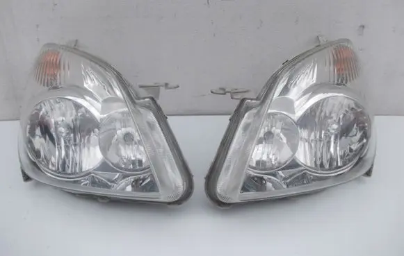 Toyota Corolla Verso AR10 Headlights/headlamps set 
