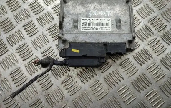 Volkswagen Polo V 6R Engine control unit/module 03E906023L 5WP40506