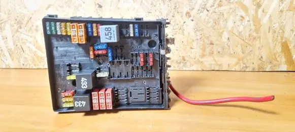 Volkswagen Touran I Fuse box set 1k0937800g