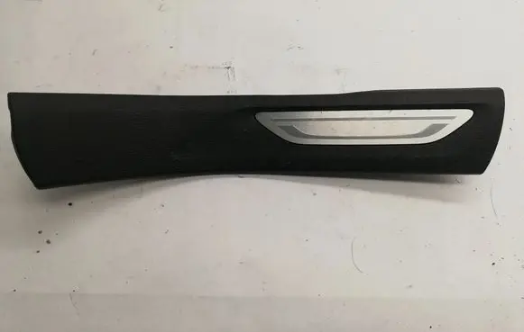Other sill/pillar trim element