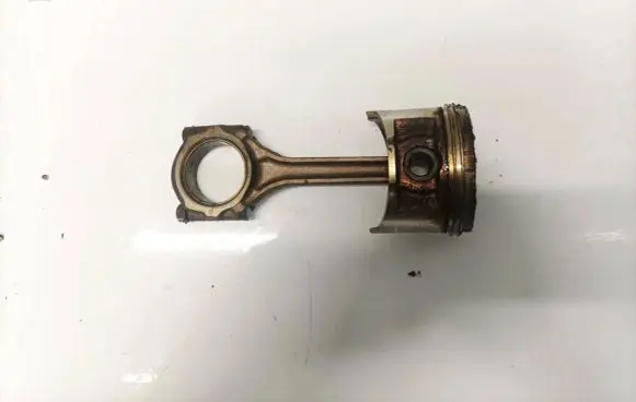 Honda Accord Piston with connecting rod