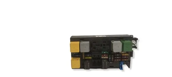 Mercedes-Benz ML W164 Fuse module 