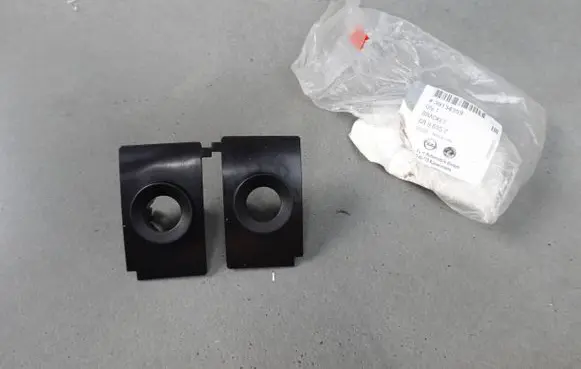 Opel Corsa D Rear parking sensor holder (PDC) 39134359 13478127 13478126