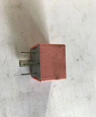 Renault Clio III Other relay 8200308271 20240041