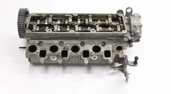 Volkswagen PASSAT B7 Engine head 03L103373J