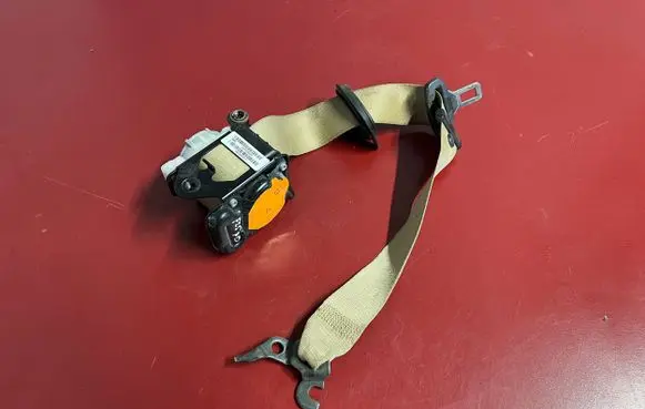 BMW X3 F25 Front seatbelt 7258434 S2725843406