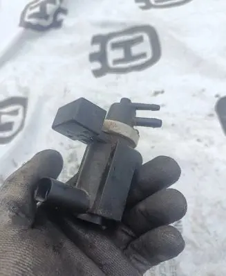 Volkswagen PASSAT B5.5 Turbo solenoid valve 12046