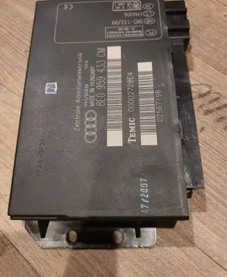 Audi A4 S4 B7 8E 8H Comfort/convenience module 8E0959433CM 02567196 00002728E4