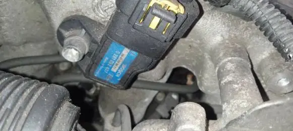 Opel Zafira B Air pressure sensor 0281002437