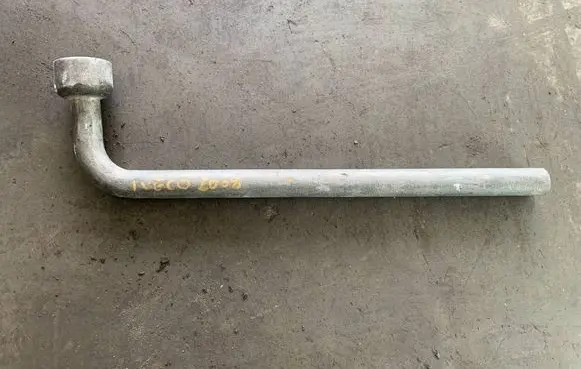 Iveco Daily 4th gen Wheel nut wrench 