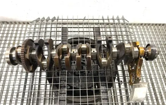 BMW 5 E60 E61 Crankshaft 7529071