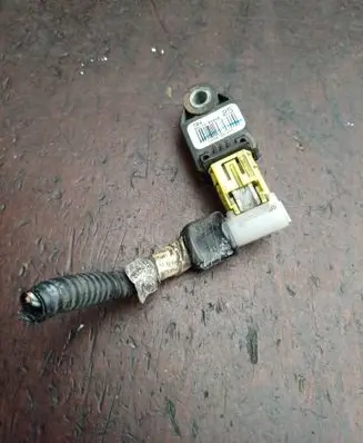 Toyota Avensis T270 Airbag deployment crash/impact sensor 8917305060 2490306965
