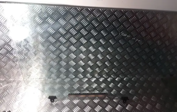 Toyota Verso Front door window glass four-door