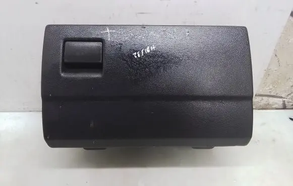 Glove box