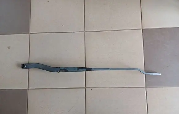 Opel Vectra C Front wiper blade arm