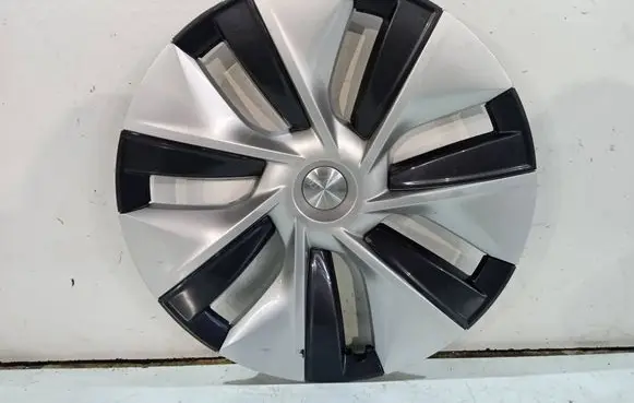 Tesla Model 3 R19 wheel hub/cap/trim 104423500C