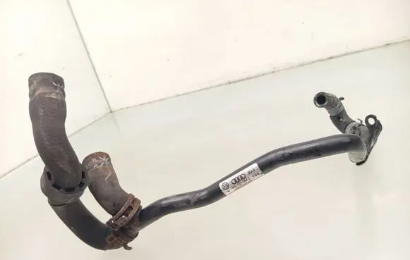 Volkswagen Golf VII Engine coolant pipe/hose 04L121064C