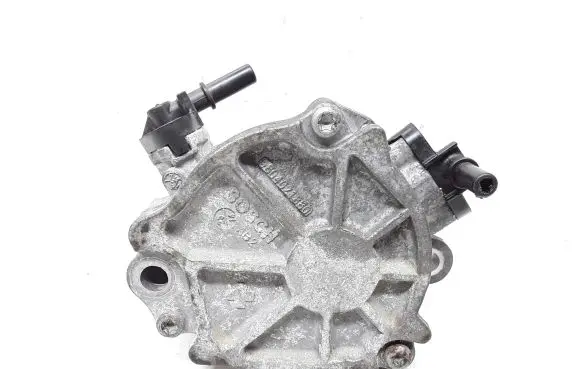 Volvo V40 Vacuum pump 9804021880