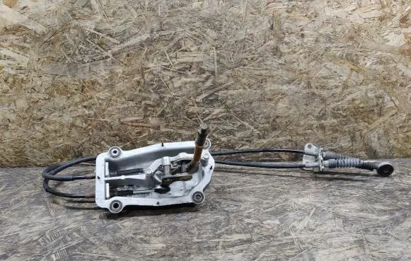Hyundai Tucson LM Gear shift cable linkage