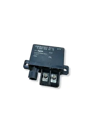 Mercedes-Benz E W211 Charging relay A0025423819 V23132A2001314