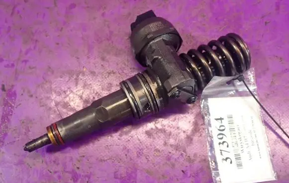 Audi A4 S4 B7 8E 8H Fuel injector