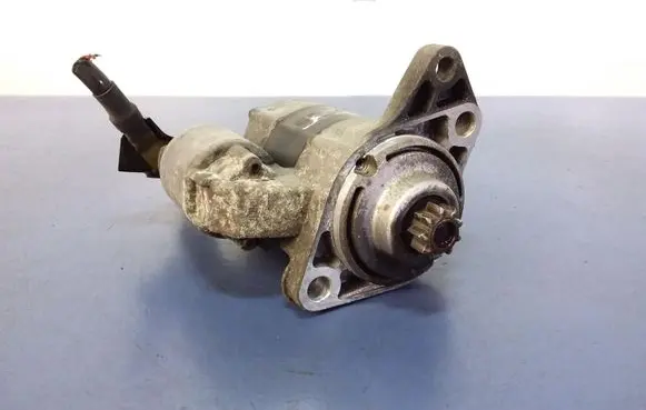 Volkswagen Golf IV Starter motor