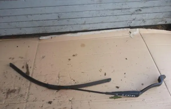 Ford Galaxy Front wiper blade arm