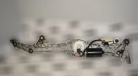 BMW 7 E38 Front wiper linkage and motor 058000704 8352150