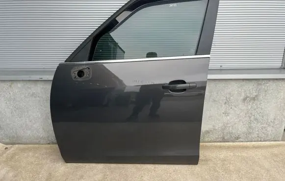 Opel Zafira C Front door