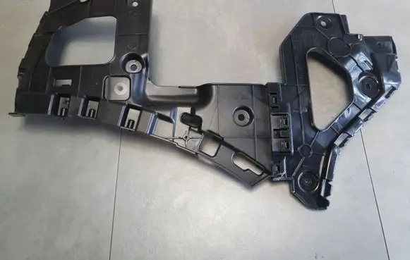 Audi Q8 Rear bumper mounting bracket 4M8807454