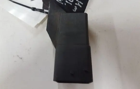 Volvo V60 Glow plug pre-heat relay 51299049 9666671780