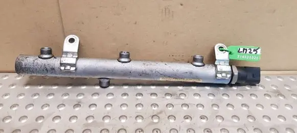 Mercedes-Benz E W211 Fuel main line pipe A6420700695