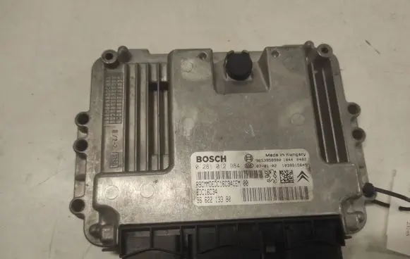 Peugeot 407 Engine control unit/module 0281012984 EDC16C34 9662213380