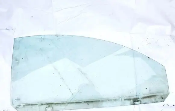 Volkswagen New Beetle Front door window glass four-door