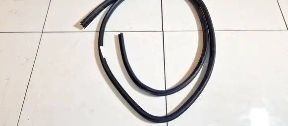 Ford Grand C-MAX Rubber seal front coupe door 