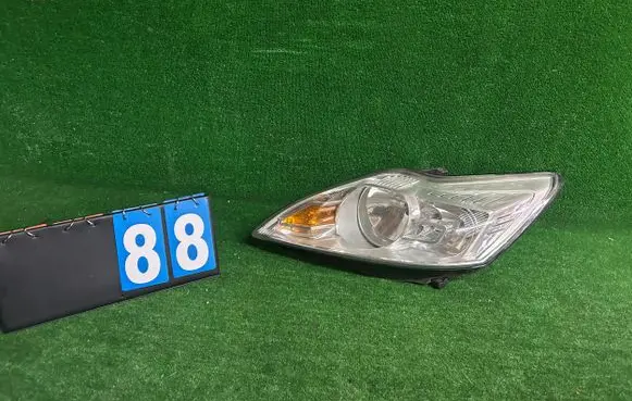 Ford Focus Headlight/headlamp 8M5113W030AF 0077R00 11802