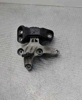 Renault Clio IV Engine mount bracket 112100024R