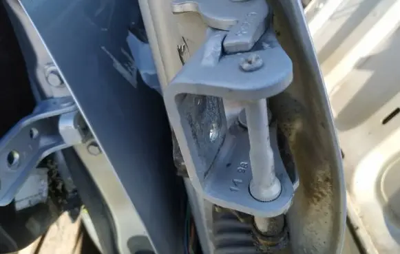 Opel Sintra Front door upper hinge