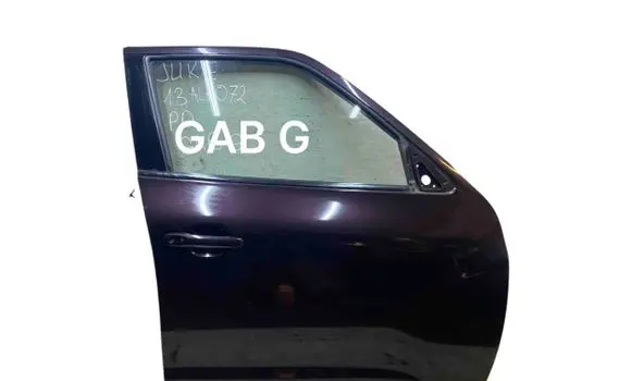 Nissan Juke I F15 Front door