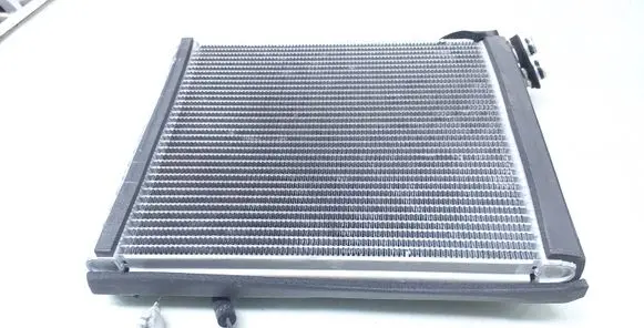Toyota Avensis T270 Air conditioning (A/C) radiator (interior) 