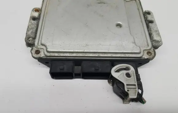 Ford Focus C-MAX Engine control unit/module 0281011263