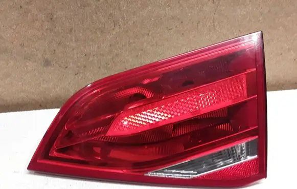 Tailgate rear/tail lights